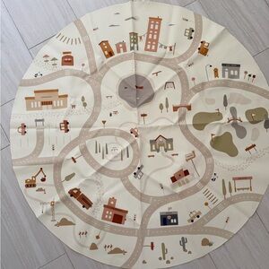 Gathre Uptown Leather Round Play Mat with City Road Design